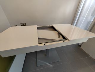 Mesa y módulos asientos de cocina