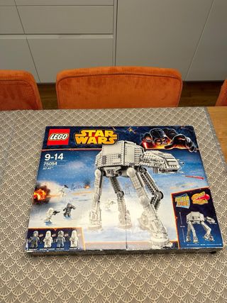 Caminante. Star Wars. ATAT. 75054 y figuras 