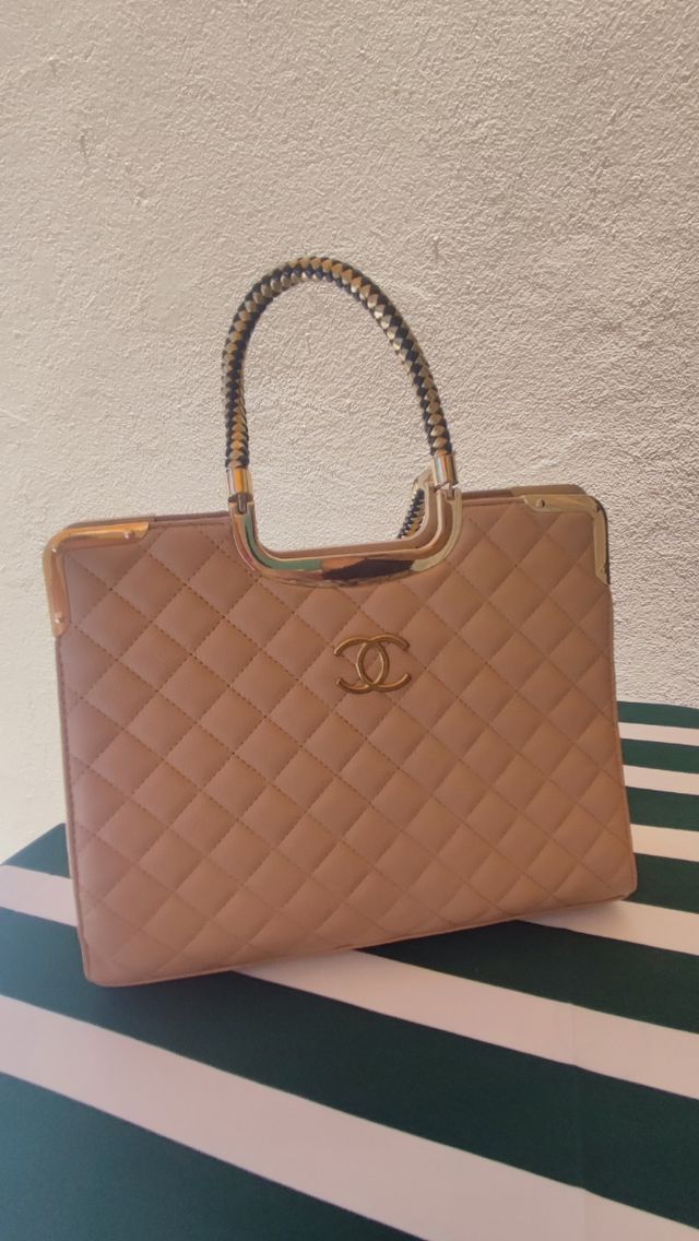 Bolso entre beige y rosa palo