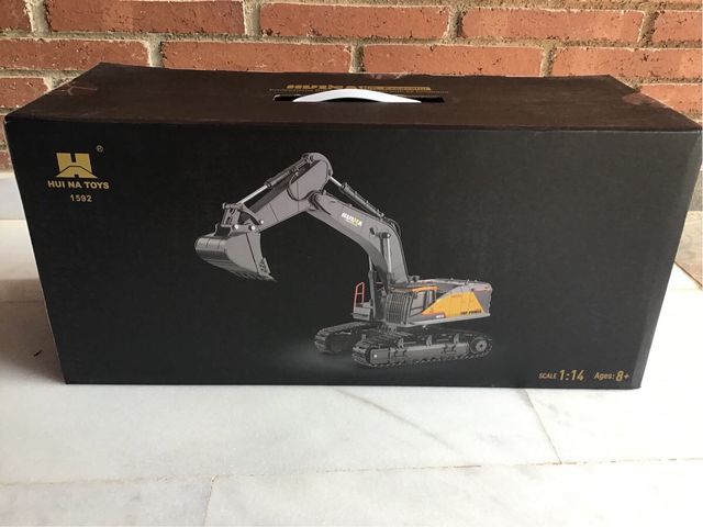 Escavadora Hiuna 1592