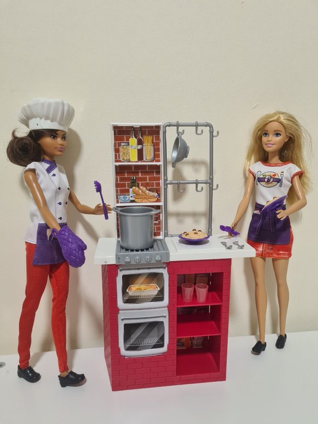 Barbie chef+camarera con accesorios