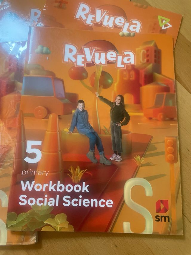 Libros Sociales sm 5º primaria Revuela