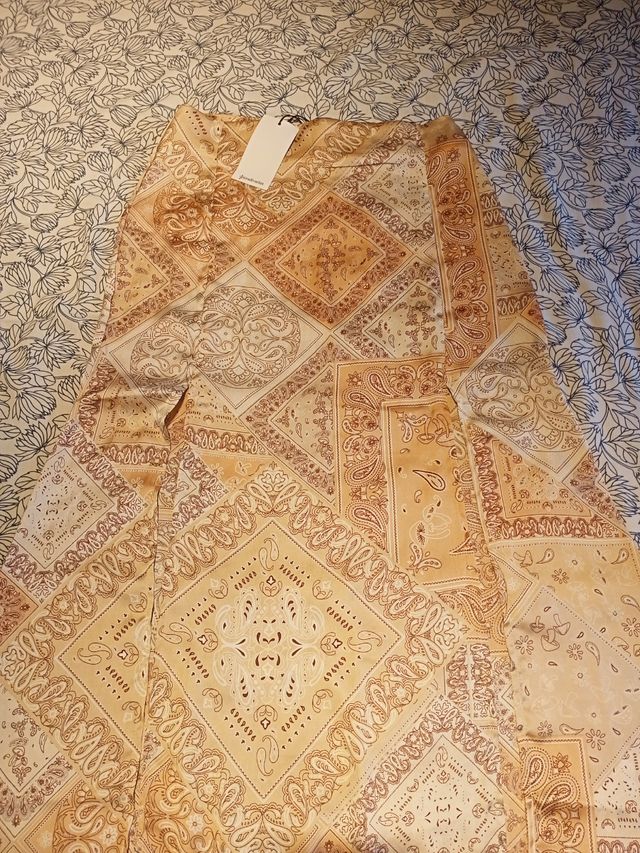 FALDA STRADIVARIUS, TALLA S.