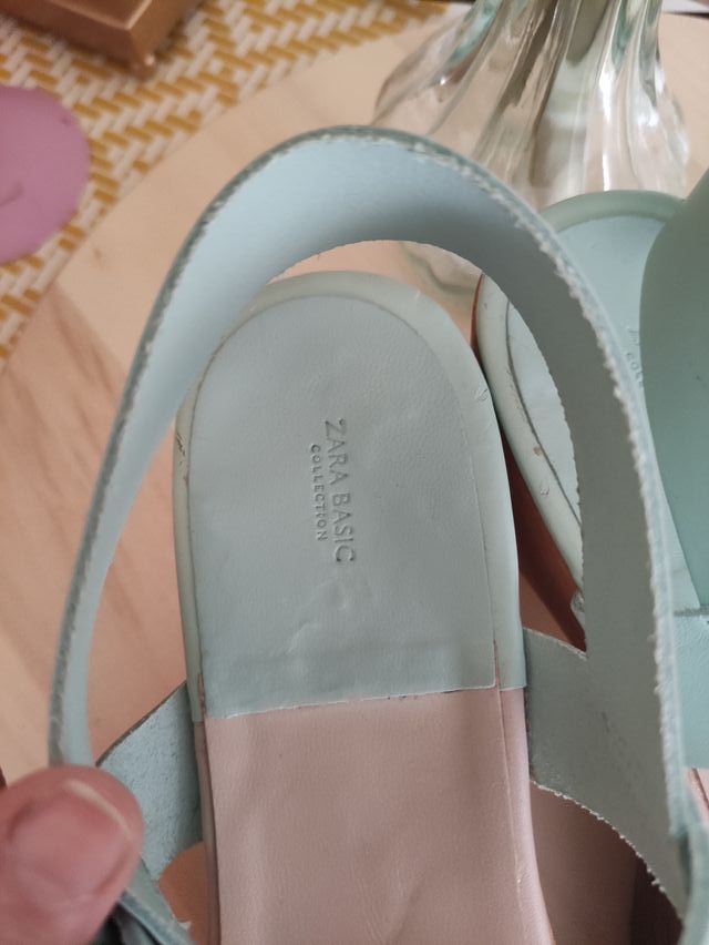 Sandalias altas de piel en tonos pastel
