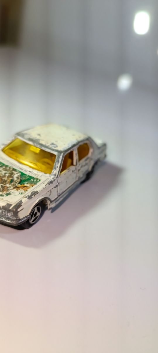 BMW 733 MAJORETTE 1/64