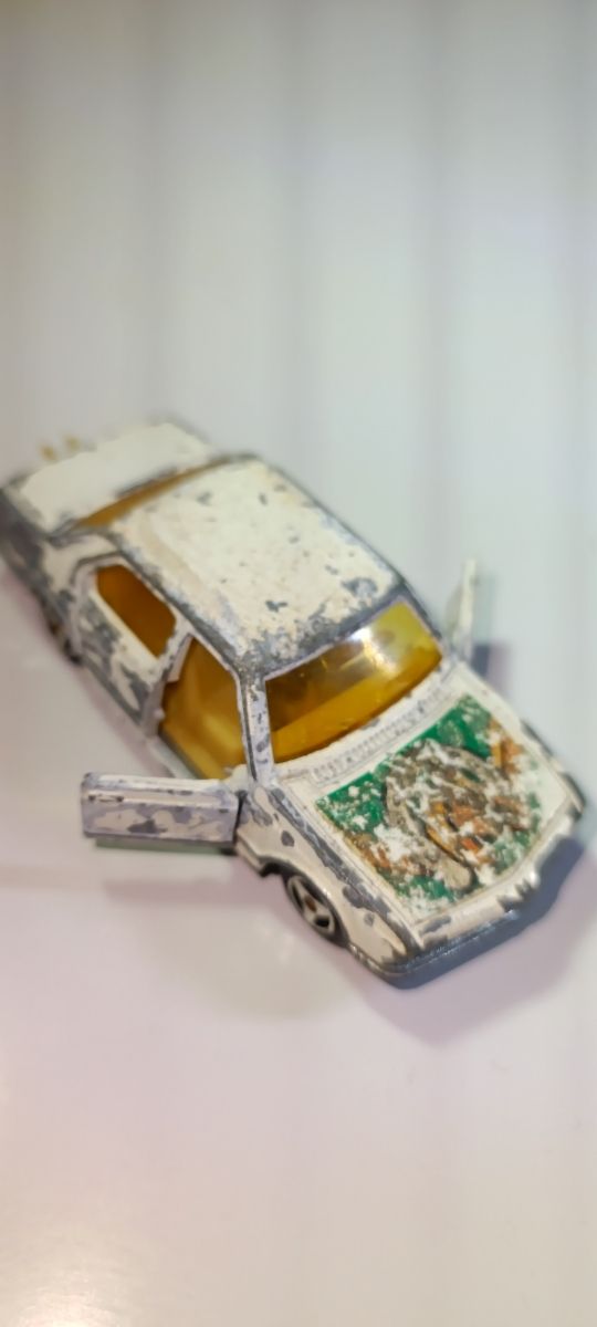 BMW 733 MAJORETTE 1/64