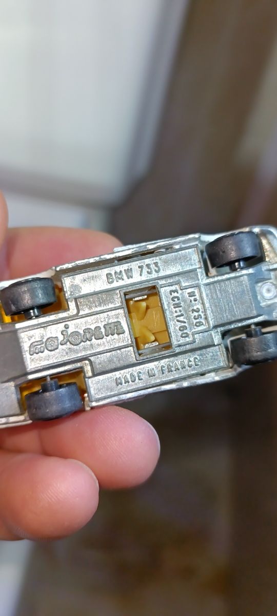 BMW 733 MAJORETTE 1/64