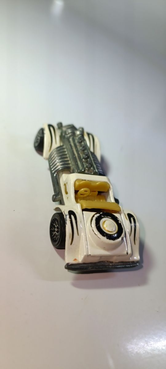 HOTWHEELS VINTAGE CAR DE 1970 1/64