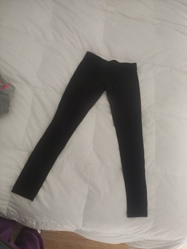 Sudadera Adidas y leggins de Calzedonia