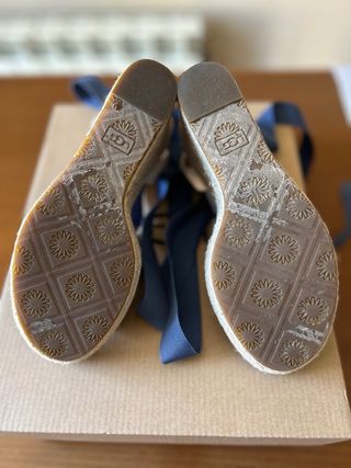 Sandalias cuña UGG, azules ,talla 37