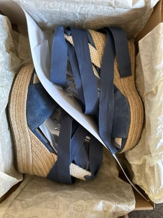 Sandalias cuña UGG, azules ,talla 37