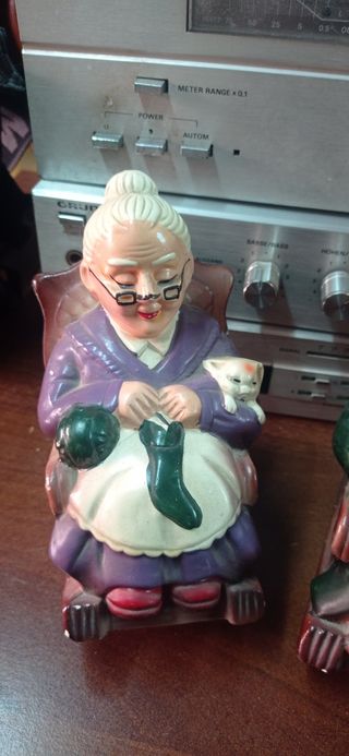 Huchas abuelitos en mercedora Loza.