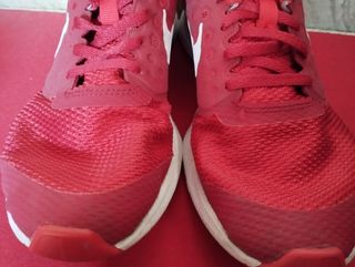 Zapatillas Nike rojas . Unisex . Originales.
