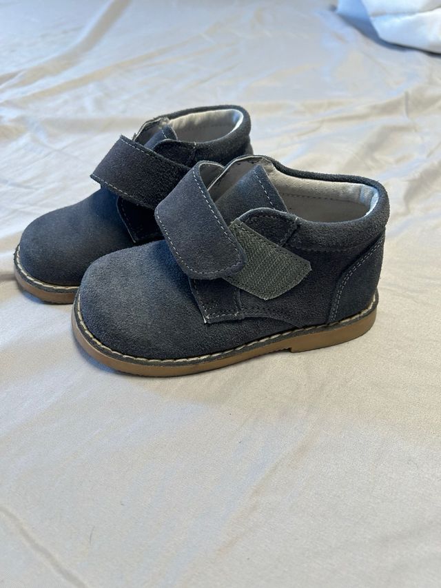 Zapatos niño talla 24