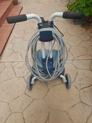 Robot limpiapiscinas