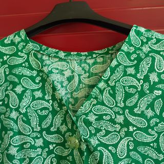 Vestito cucito a mano