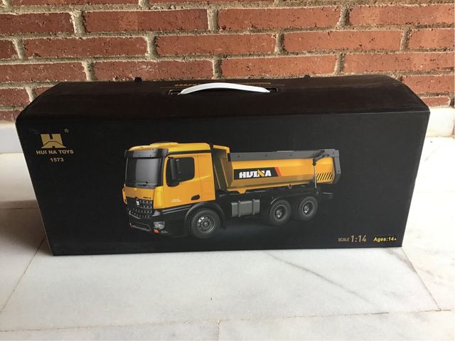 Camion volquete RC Huina 1573