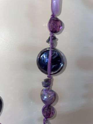 Collana lunga con pietre viola