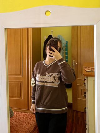 Sudadera de Pull and Bear.