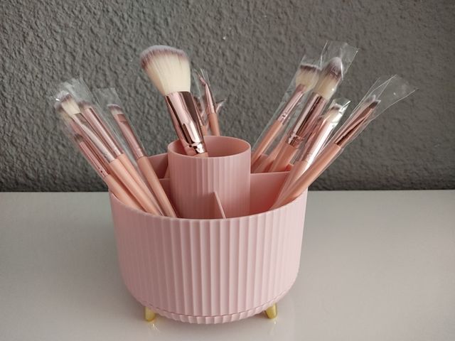 Neceser + 29 piezas de maquillaje