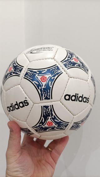 Adidas Questra Europa de segunda mano por 80 EUR en Napoli en WALLAPOP