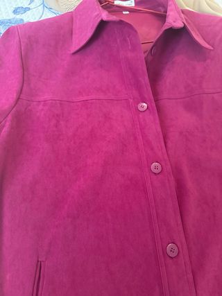 Chaqueta fucsia de antelina talla 46