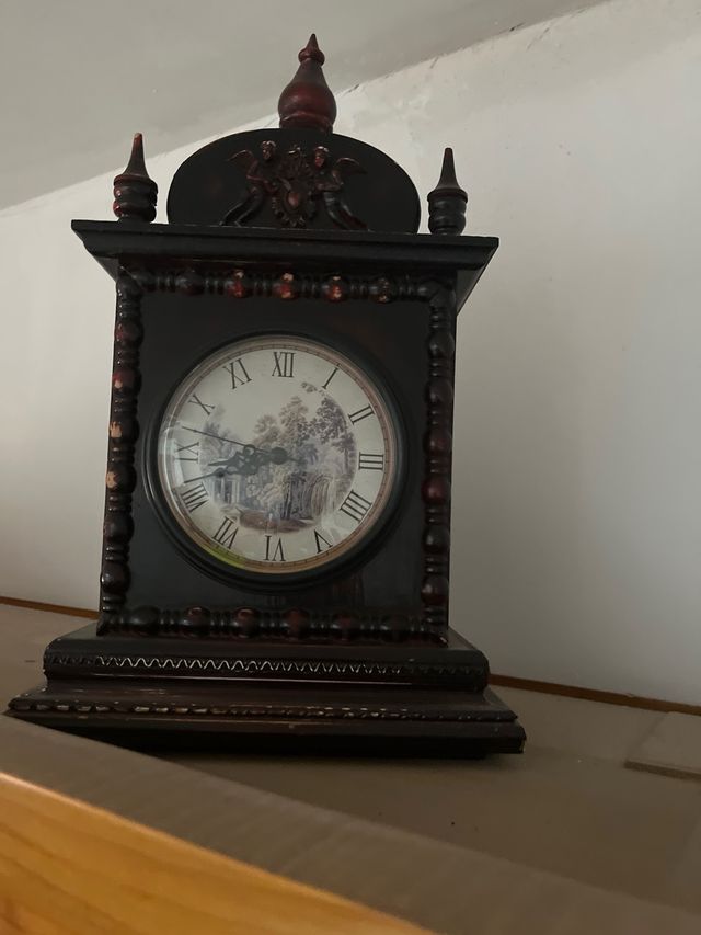 Se vende reloj de sobremesa