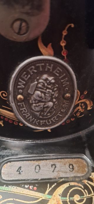 Maquina de coser antigua