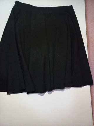 Falda Negra Plisada ;