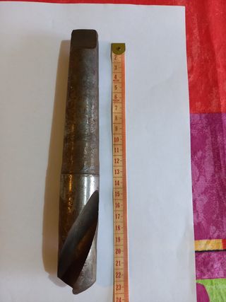 punta trapano tornio  lunghezza 23 cm diametro 37