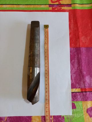 punta trapano tornio  lunghezza 23 cm diametro 37