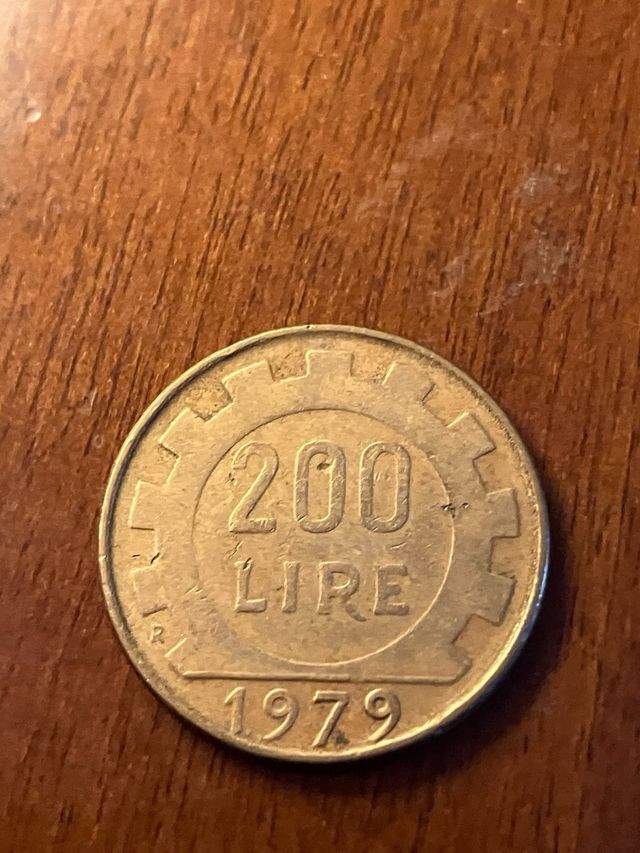 Moneta 200 lire 1979 Italia