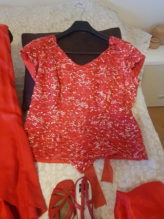 TRAJE PARA MOMENTOS ESPECIALES 