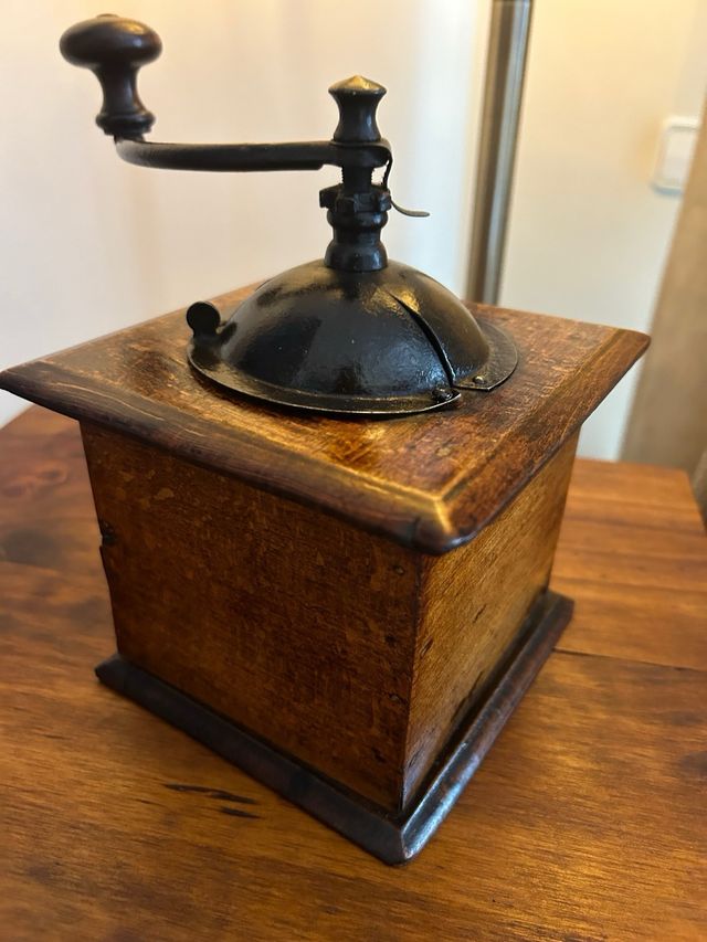 MOLINET DE CAFÈ ANTIC