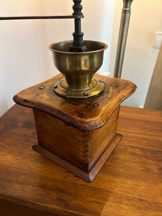 MOLINET DE CAFÈ ANTIC