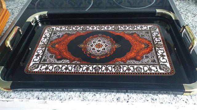 BANDEJA ANTIGUA DE PLÁSTICO