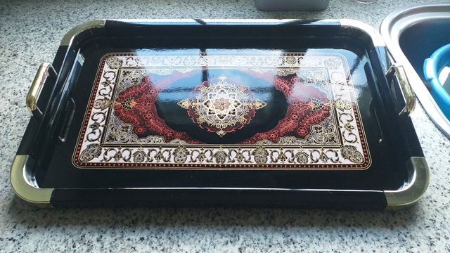 BANDEJA ANTIGUA DE PLÁSTICO