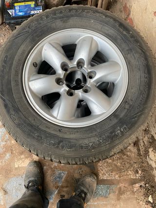 Llantas terrano II
