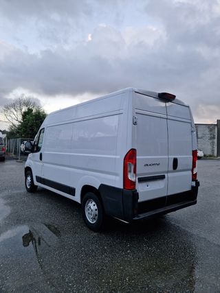 Transportes,Portes y Mudanzas Furgoneta