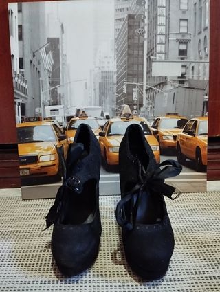 Zapato botín negro