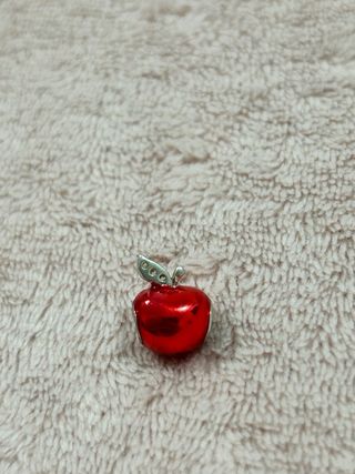 Charm Manzana Roja