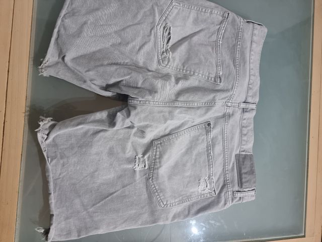 Bermudas vaqueras gris