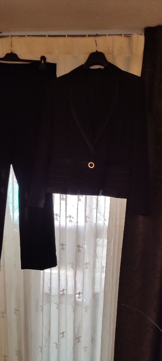 Traje, chaqueta, pantalón largo y falda