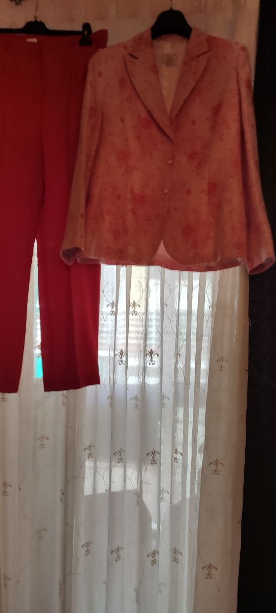 Traje, chaqueta, pantalón largo y falda