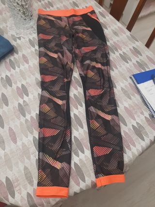 Zapatos dorados tacón alto