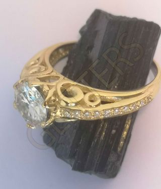 Anillo de oro 18kt de moissanita 7mm