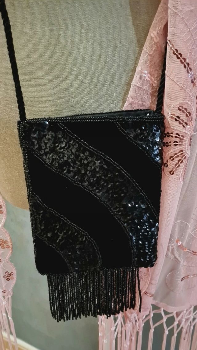 Pochette in velluto e paillettes