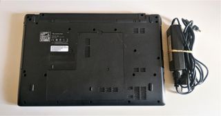 portatil 17 pulgadas-4gb ram-160gb HDD-XP PRO