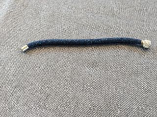 Bracciale in rete e brillantini