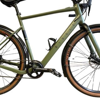 Bicicleta electrica gravel Ribble carril carretera